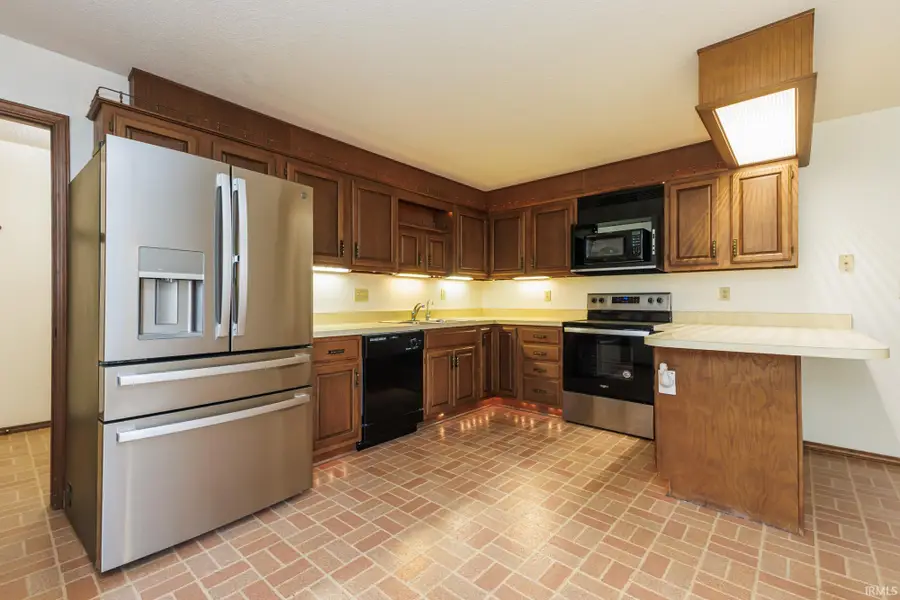 1704 N Thorn Tree Road, Muncie, IN 47304 - #3
