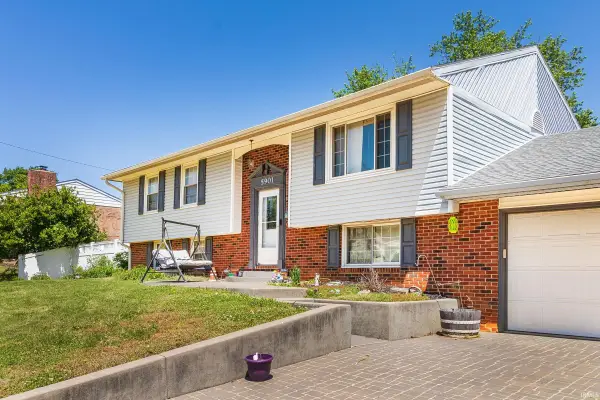 5901 Foxboro Lane, Evansville, IN 47710