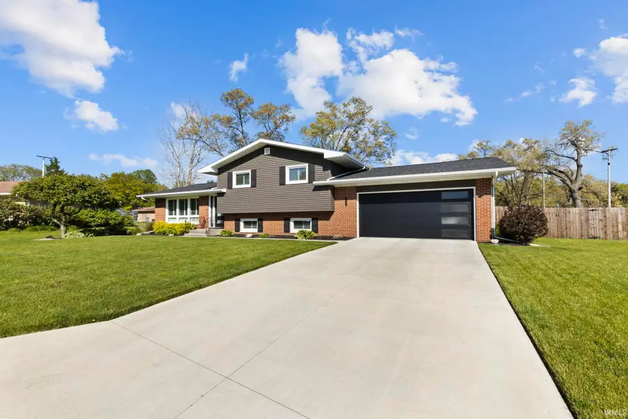 1528 N Bay Drive, Elkhart, IN 46514 - #2