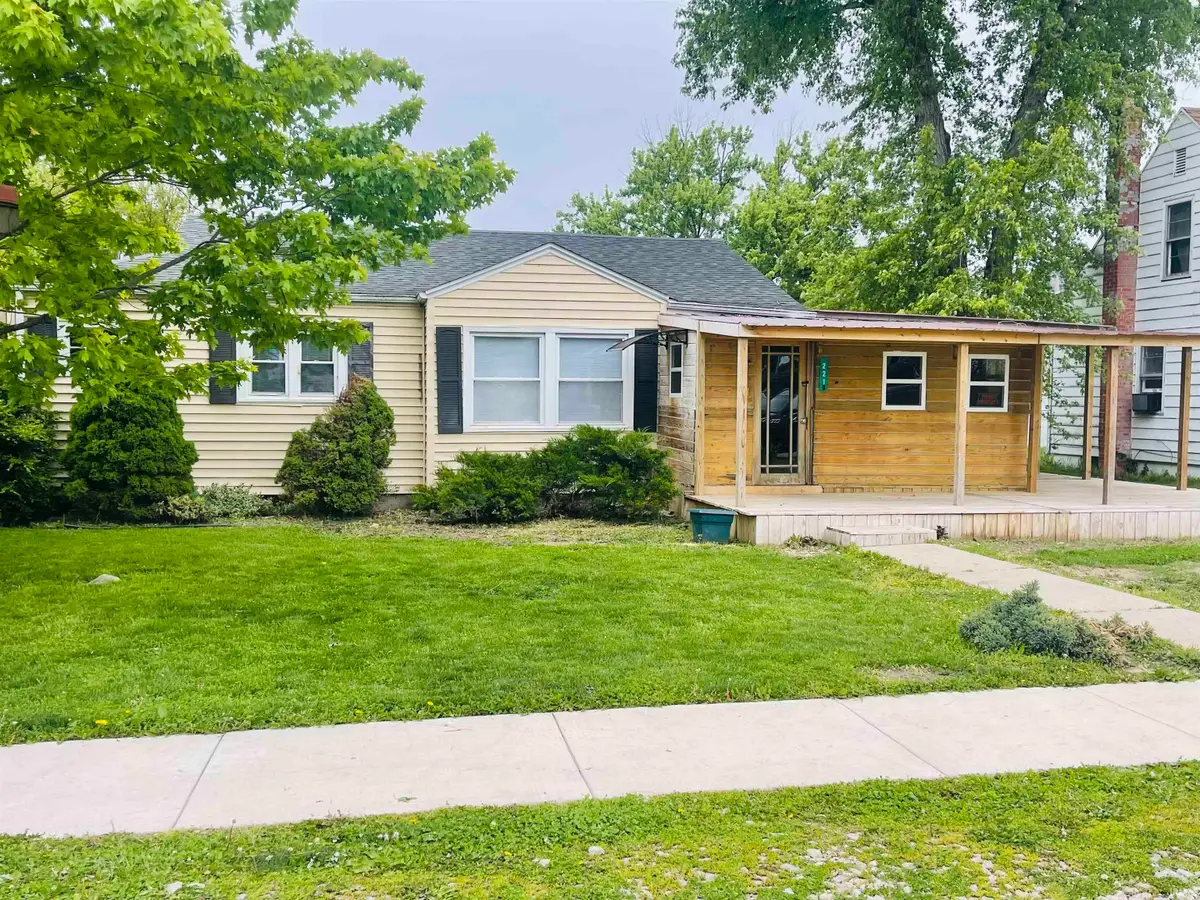 221 S D Street, Gas City, IN 46933 - #1