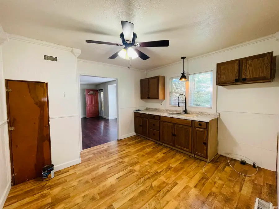 221 S D Street, Gas City, IN 46933 - #3
