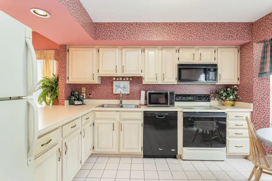 1657 Pine Ridge Court, Elkhart, IN 46514 - #2