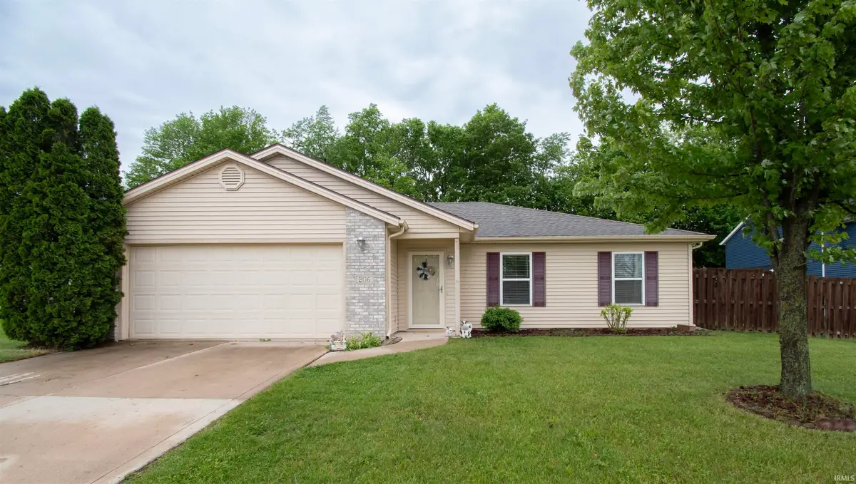 206 Glory Avenue, Kendallville, IN 46755 - #1