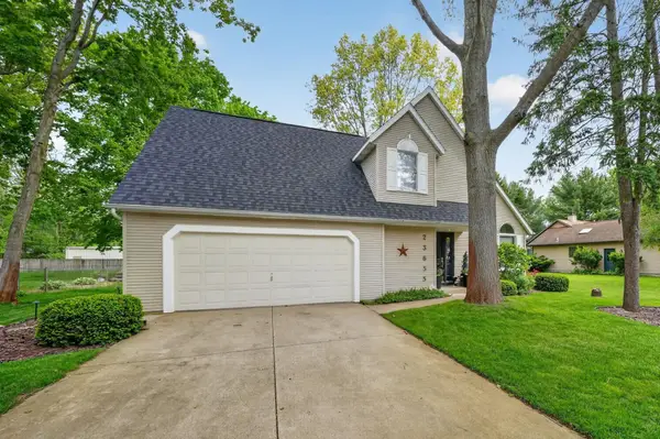 23655 Ridgemont Lane, Elkhart, IN 46516