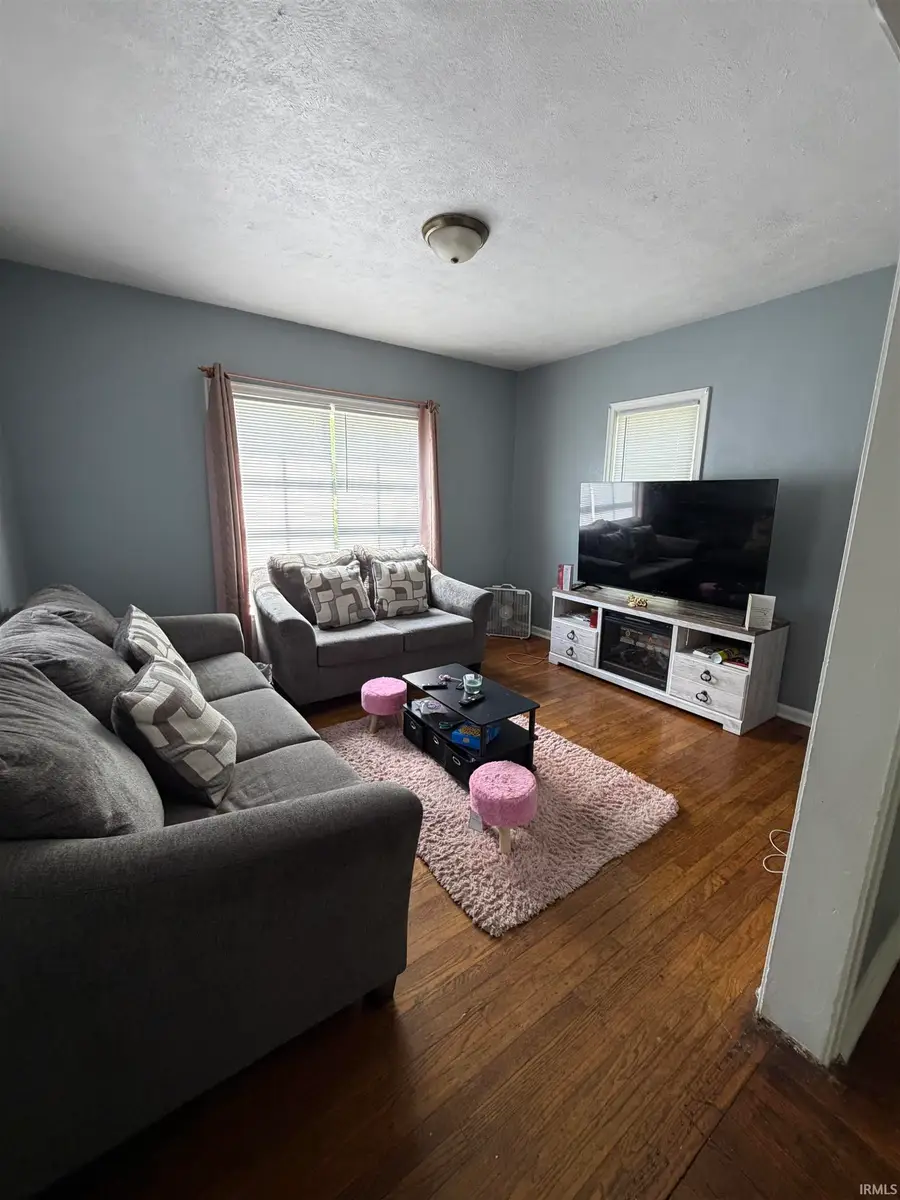 810 E 3rd Street, Mishawaka, IN 46544 - #3