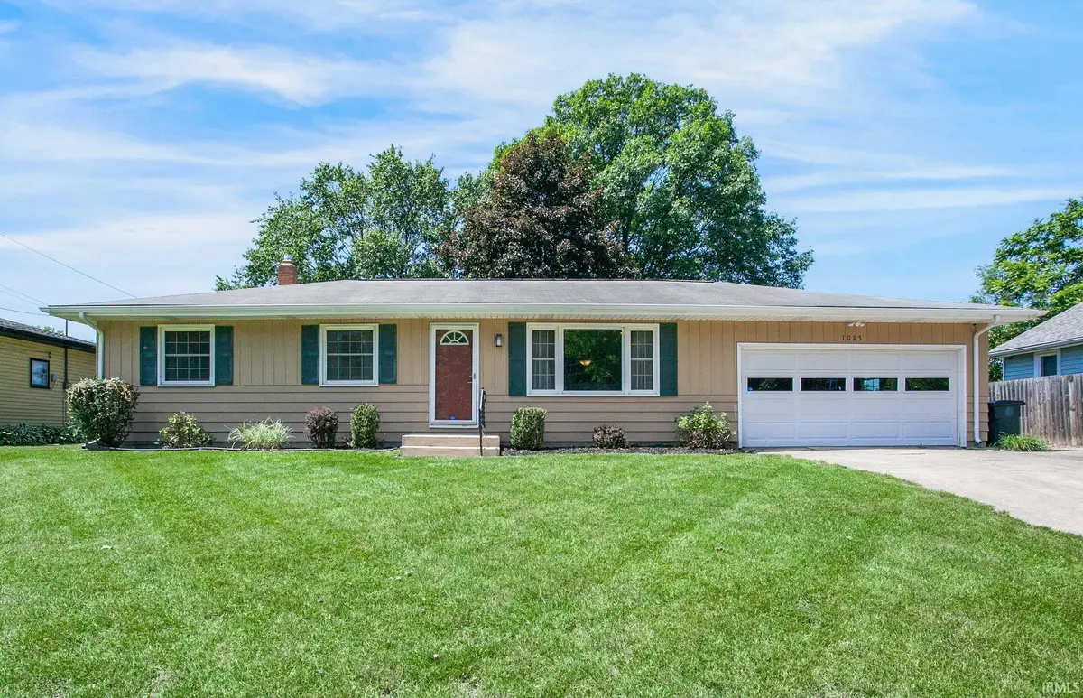 1025 N Twyckenham Drive, South Bend, IN 46617 - #1