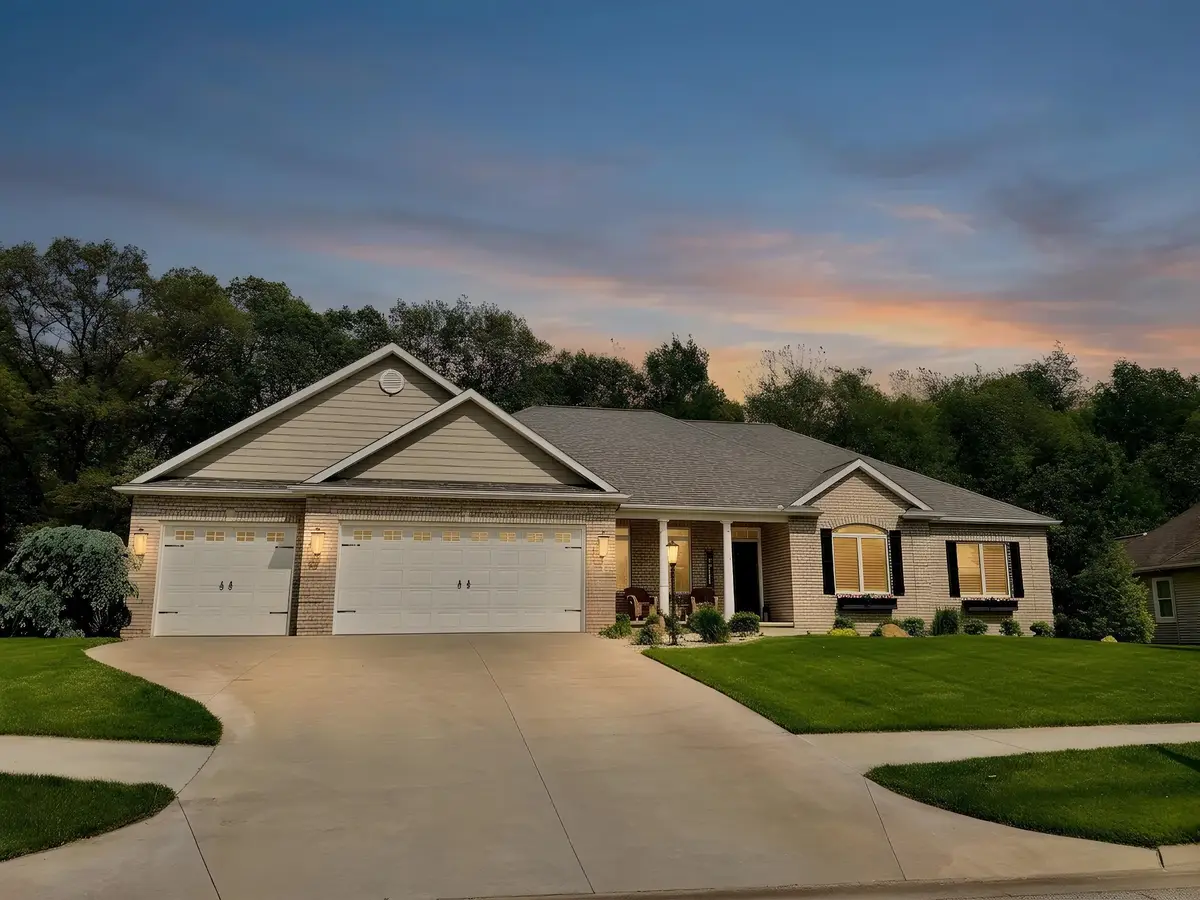 133 E Barrington Place, Warsaw, IN 46582 - #1