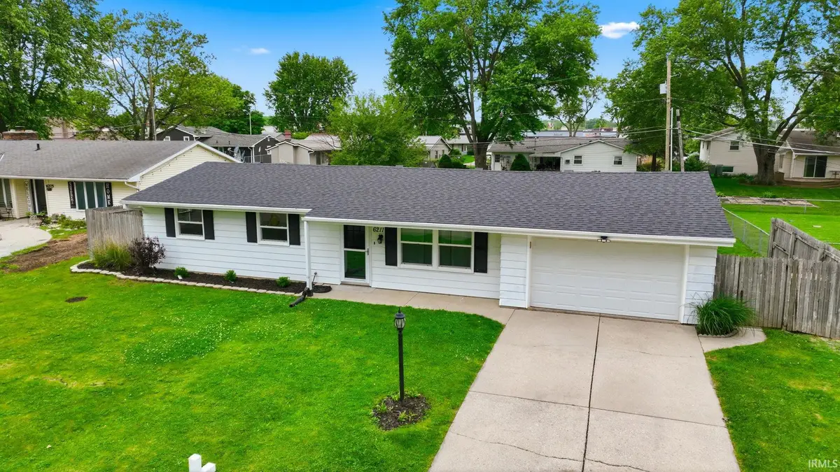 6211 Glenview Drive, Fort Wayne, IN 46815 - #1