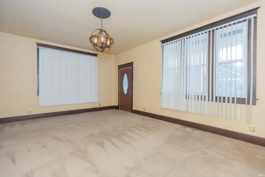 1205 S Kentucky Avenue, Evansville, IN 47714 - #3