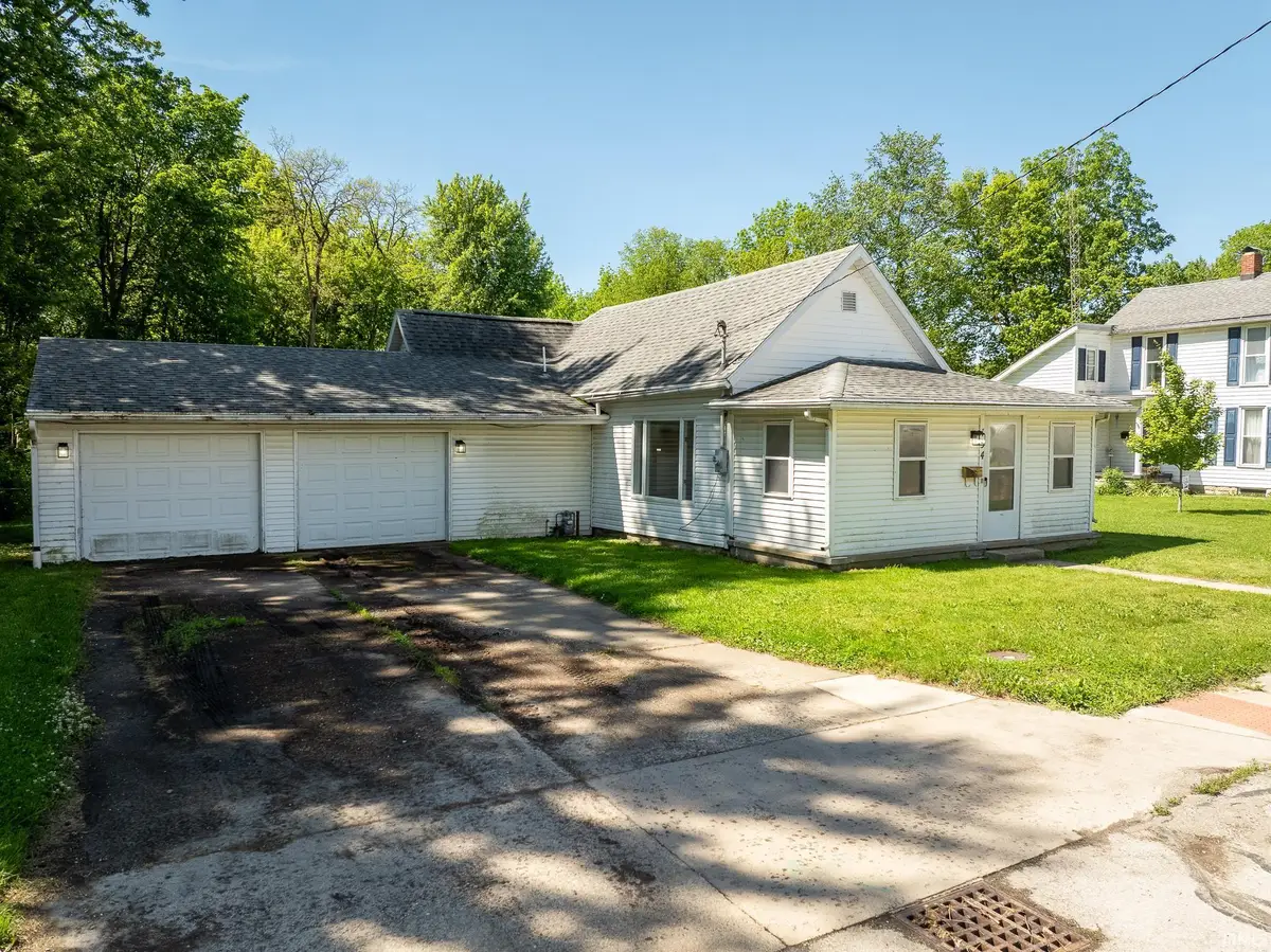 134 E Carl Street, Winchester, IN 47394 - #1