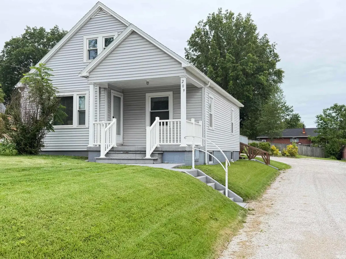 209 S Main Street, Huntingburg, IN 47542 - #1