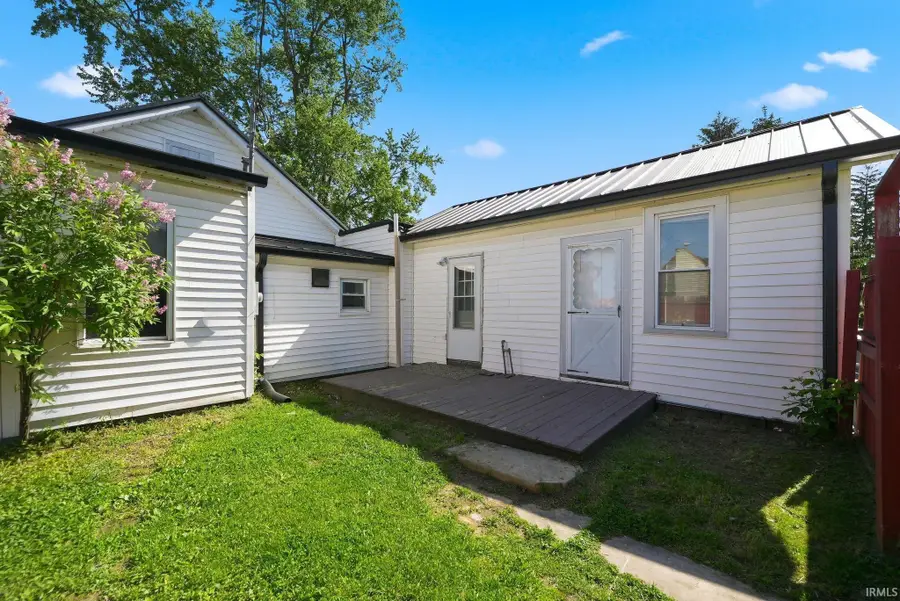 601 W Van Buren Street, Columbia City, IN 46725 - #2