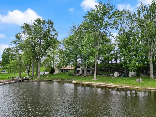 9122 N Steinbarger Lake Road, Wawaka, IN 46794