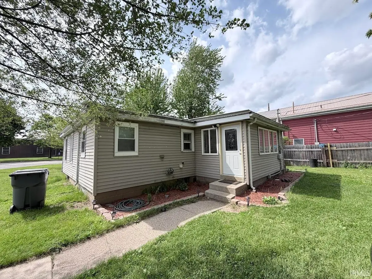 1422 S Tenth Street, Goshen, IN 46526 - #1