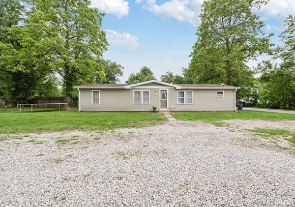 304 W Vine Street, Mitchell, IN 47446