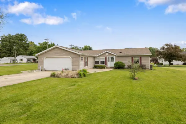511 N Mid Lake Drive, North Webster, IN 46555