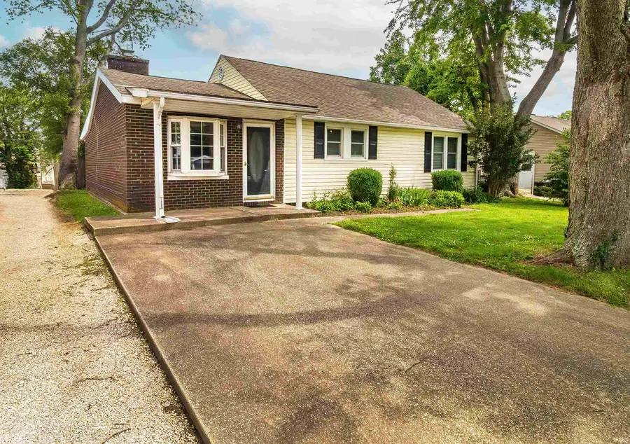 608 E Moore Street, Boonville, IN 47601 - #3