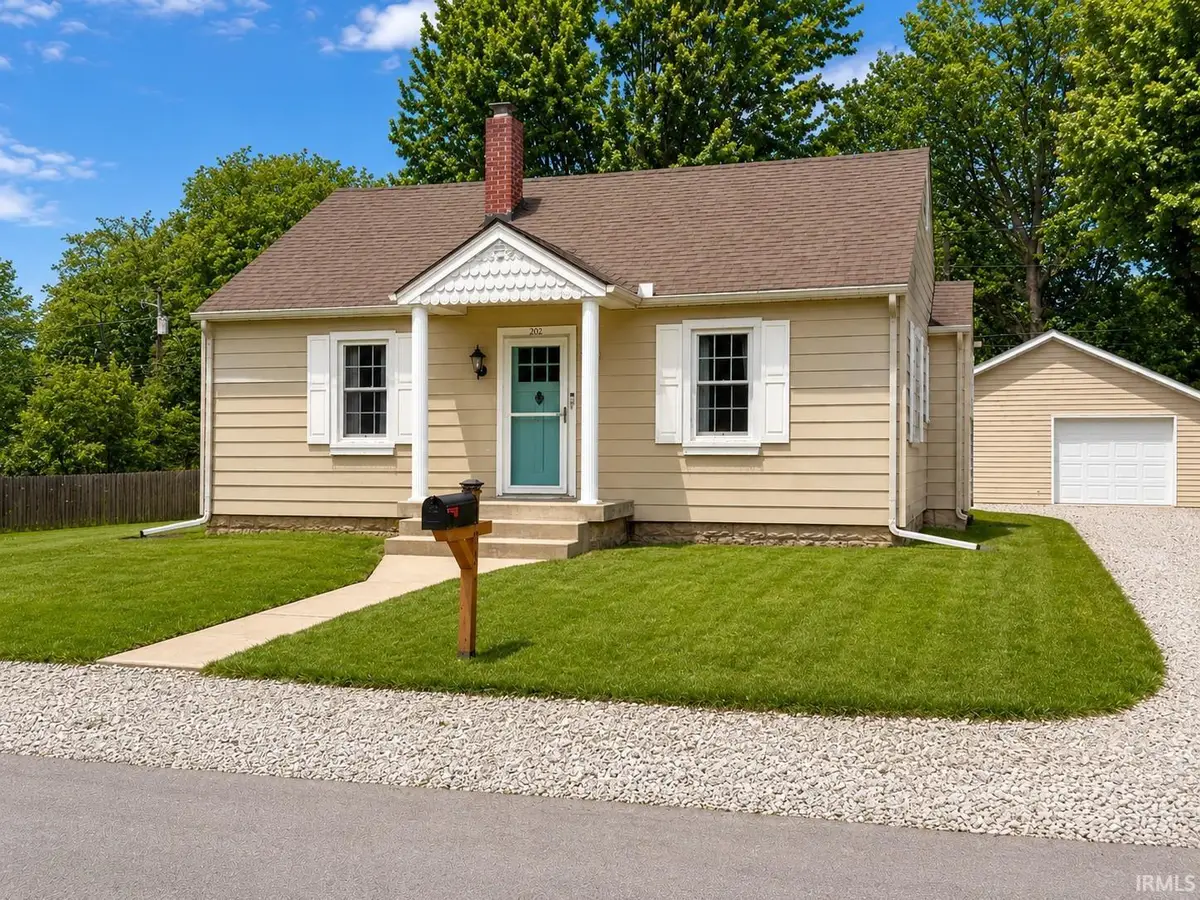 202 S 3rd Avenue, Jonesboro, IN 46938 - #1