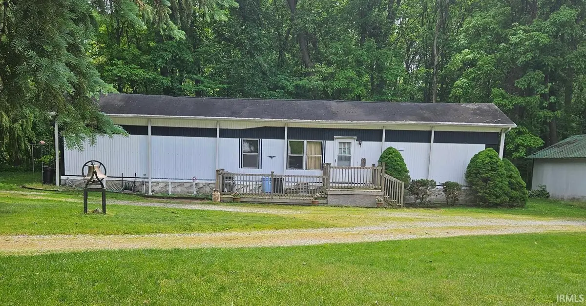 6735 N 850 E, Howe, IN 46746 - #1