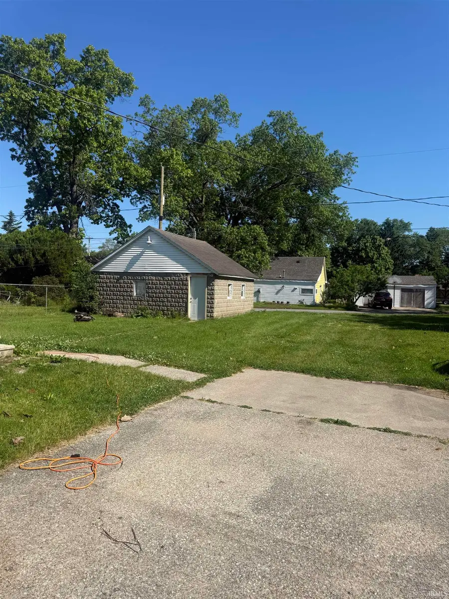 1500 W Lexington Avenue, Elkhart, IN 46516 - #3
