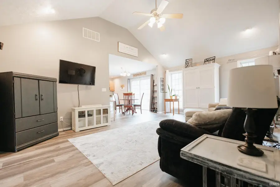 9538 Basil Dr, Evansville, IN 47725 - #2