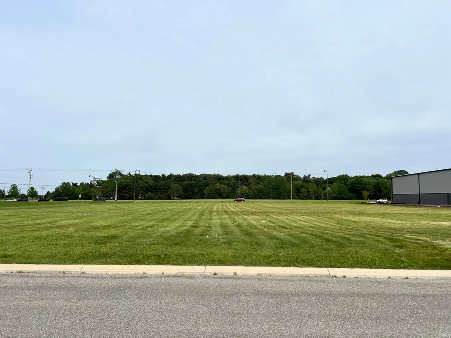 2612 Market Court, Elkhart, IN 46514 - #3