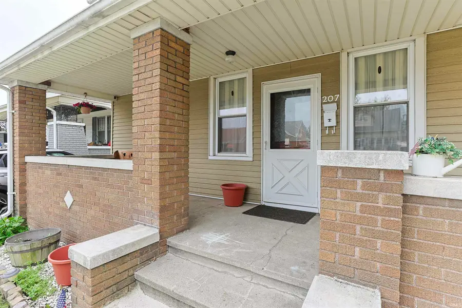 207 W 12th Street, Mishawaka, IN 46544 - #3