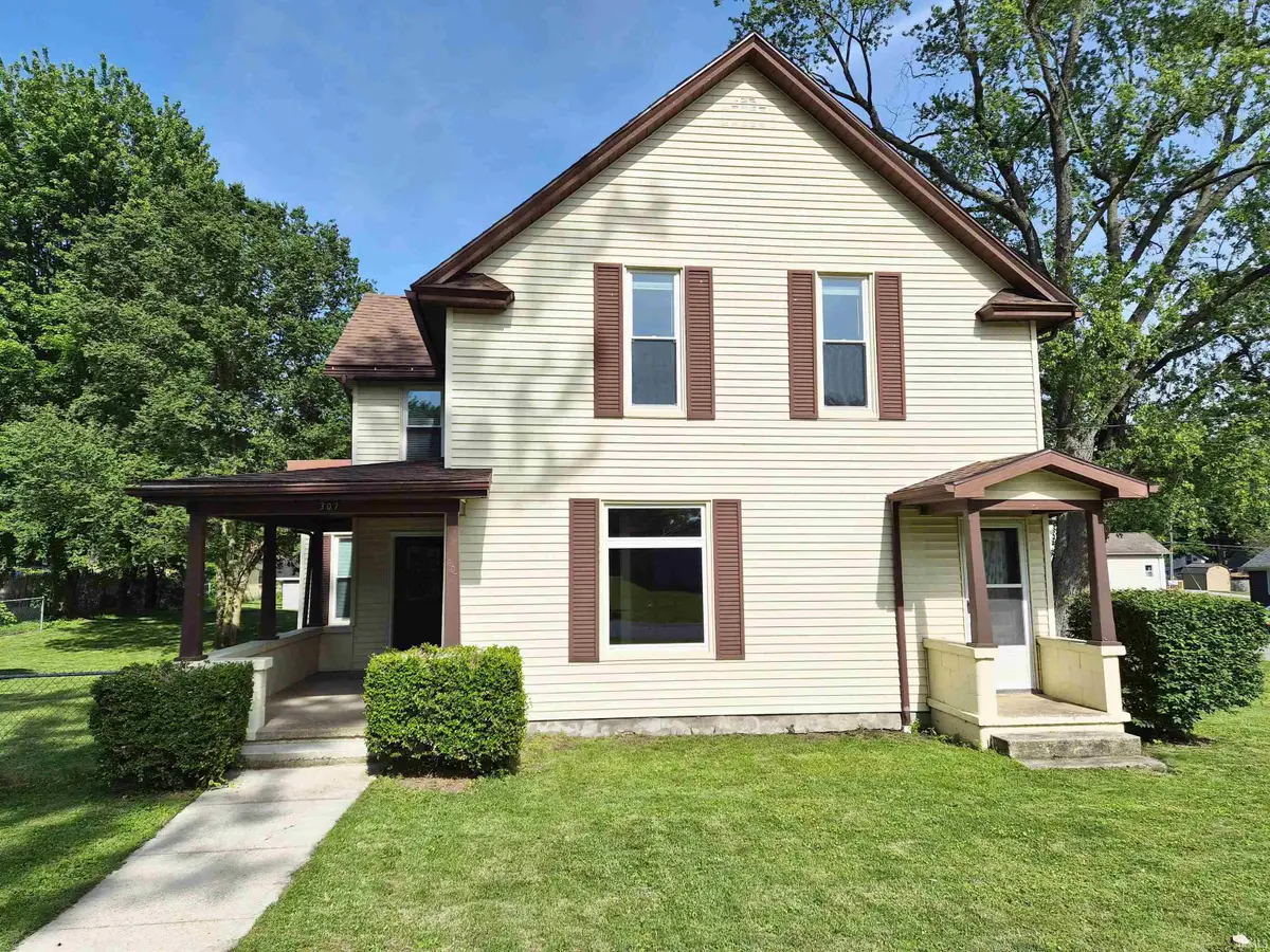 307 S Third Street, Pierceton, IN 46562 - #1