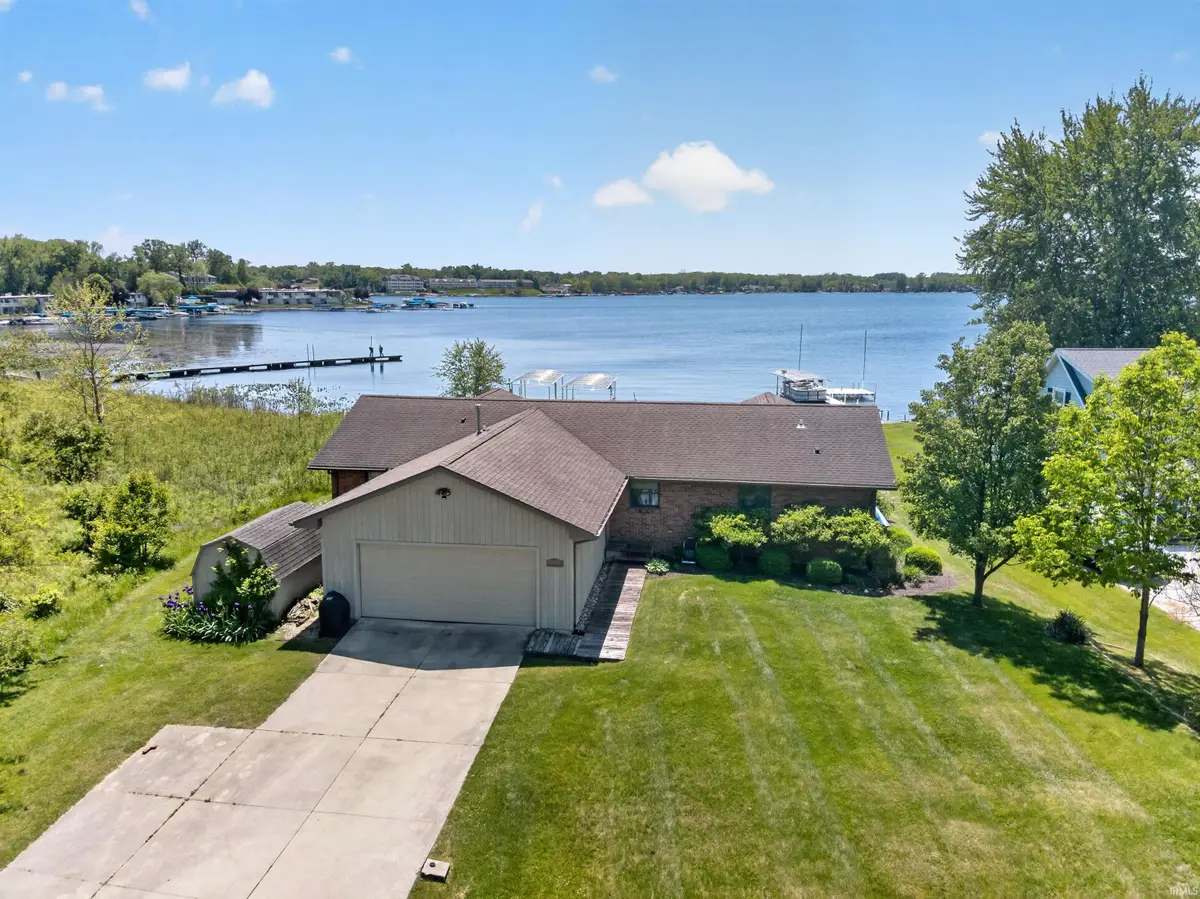 10337 N Buttermilk Drive, Syracuse, IN 46567 - #1