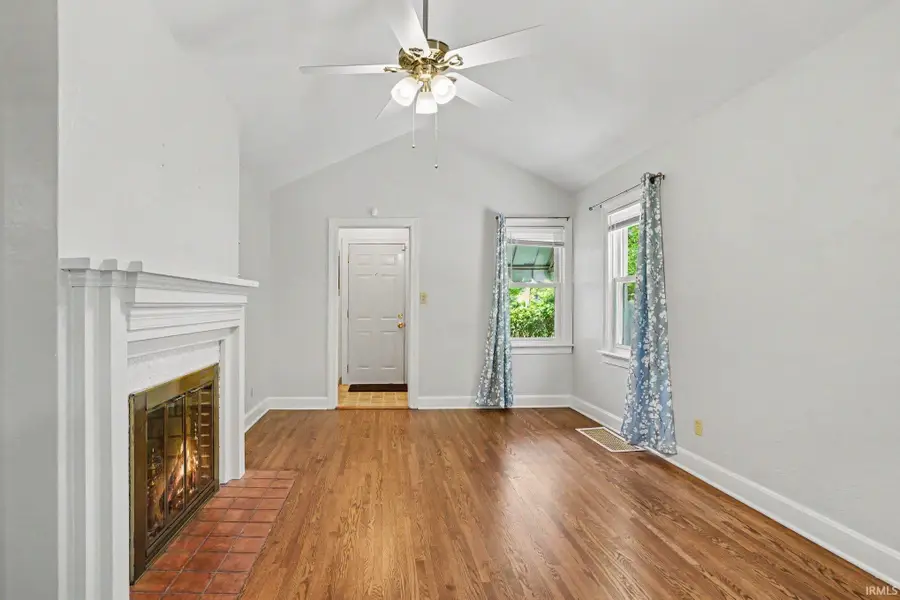 118 S Highland Avenue, Elkhart, IN 46514 - #2
