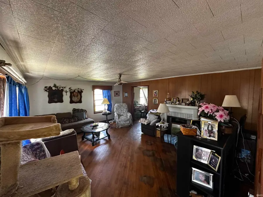 205 E North Street, Winslow, IN 47598 - #2