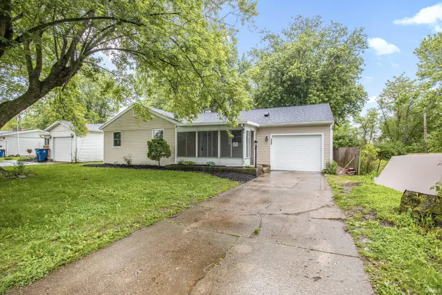 1121 W 11th Street, Marion, IN 46953 - #2