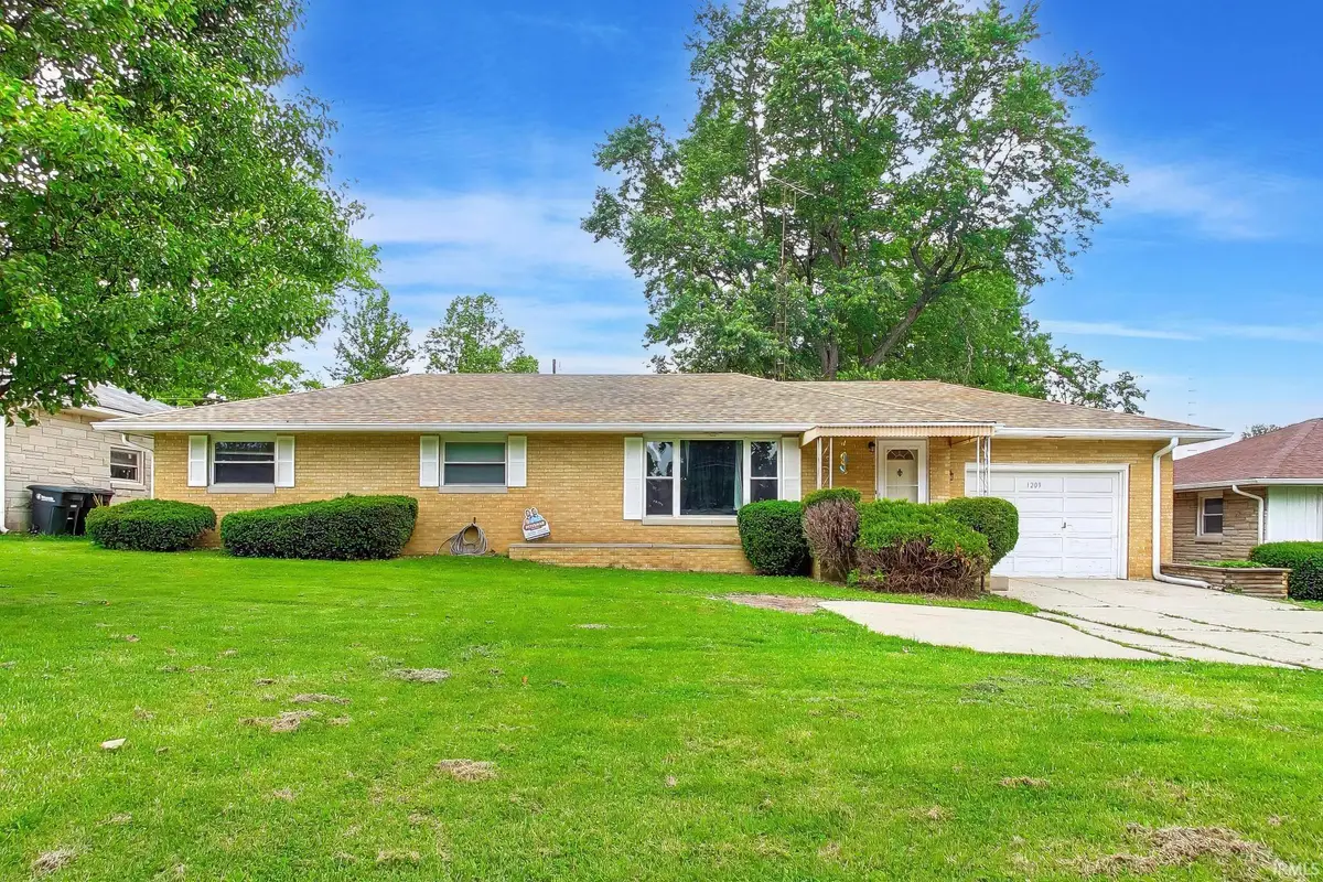 1209 N Tillotson Avenue, Muncie, IN 47304 - #1