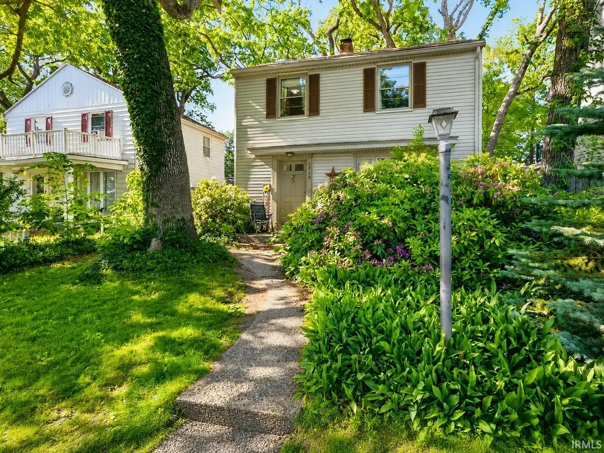 1010 W Lawrence Street, Mishawaka, IN 46545 - #1