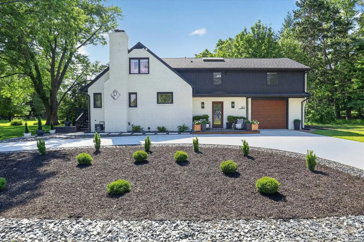 2162 E Jefferson Boulevard, Mishawaka, IN 46545 - #1