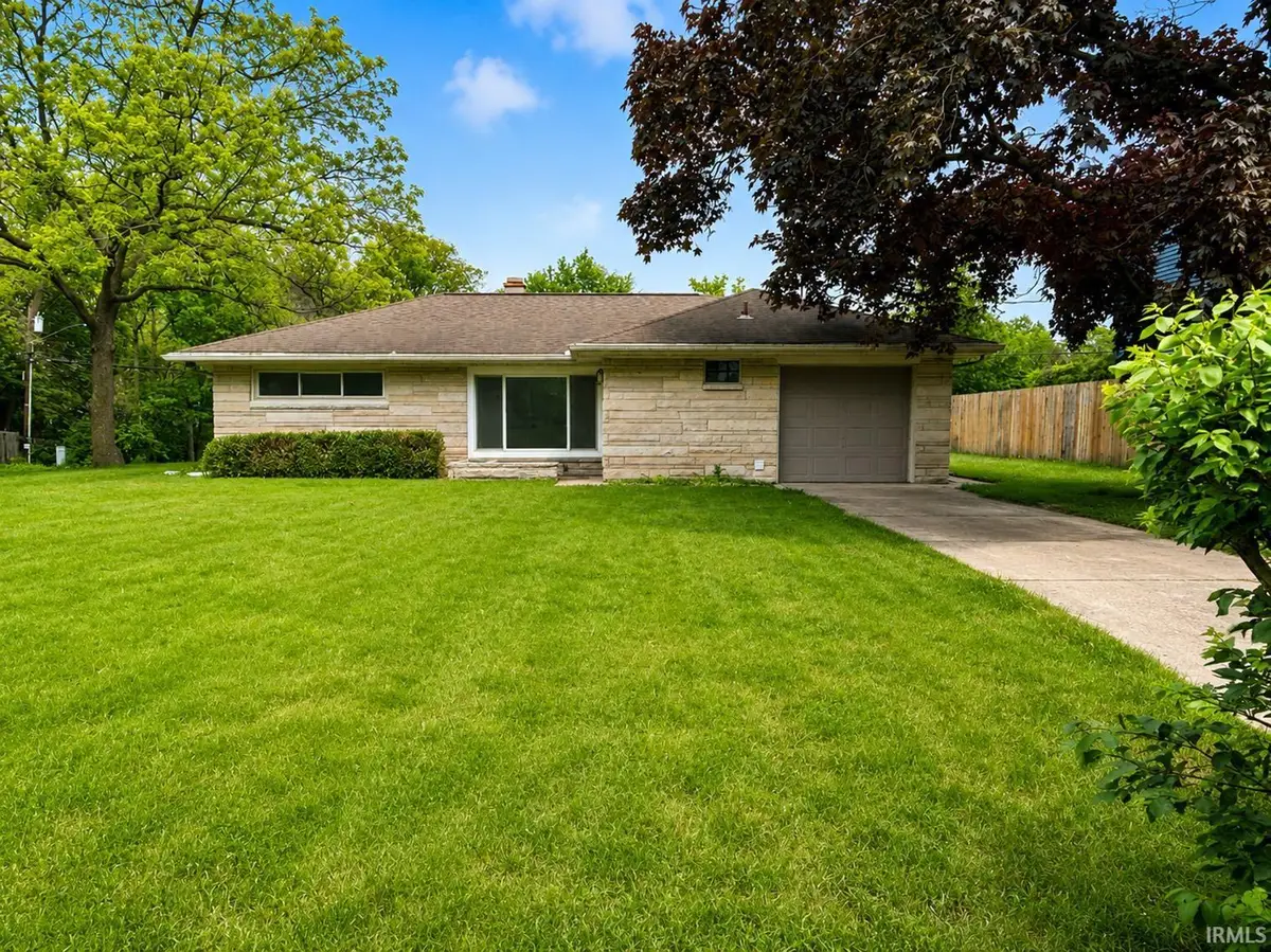 104 S 33rd Street, South Bend, IN 46615 - #1