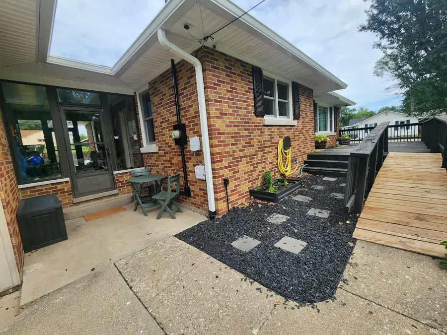 1903 S Boulevard Place, Princeton, IN 47670 - #2