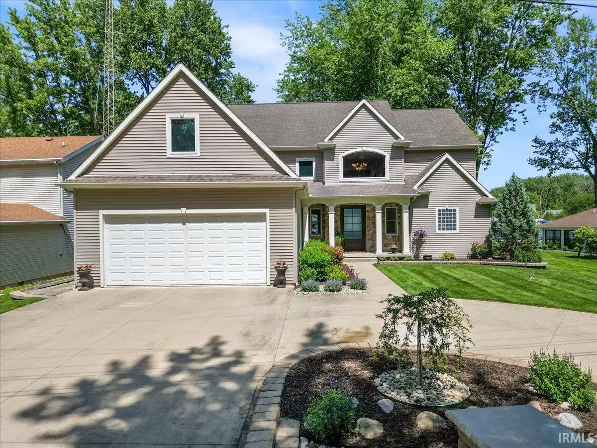 1123 Lakeshore Drive, Warsaw, IN 46580 - #1