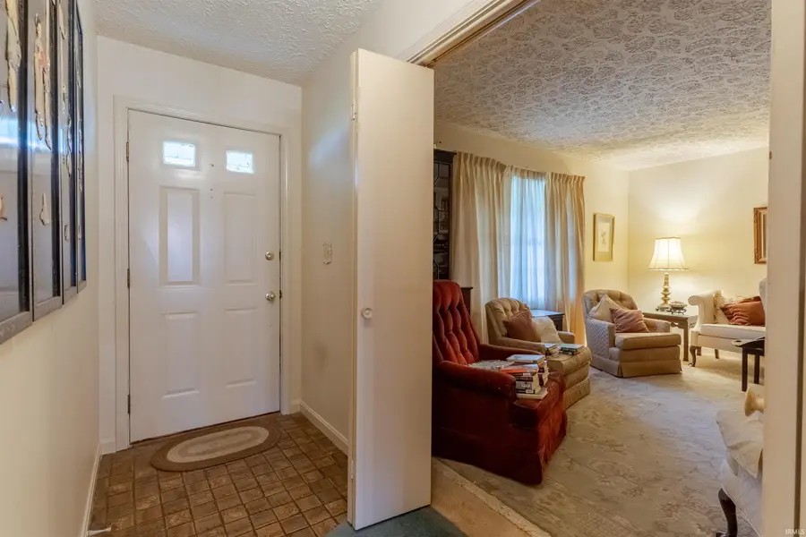 5466 W Sherwood Drive, Newburgh, IN 47630 - #3