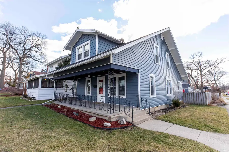 727 W Grove Street, Mishawaka, IN 46545 - #2
