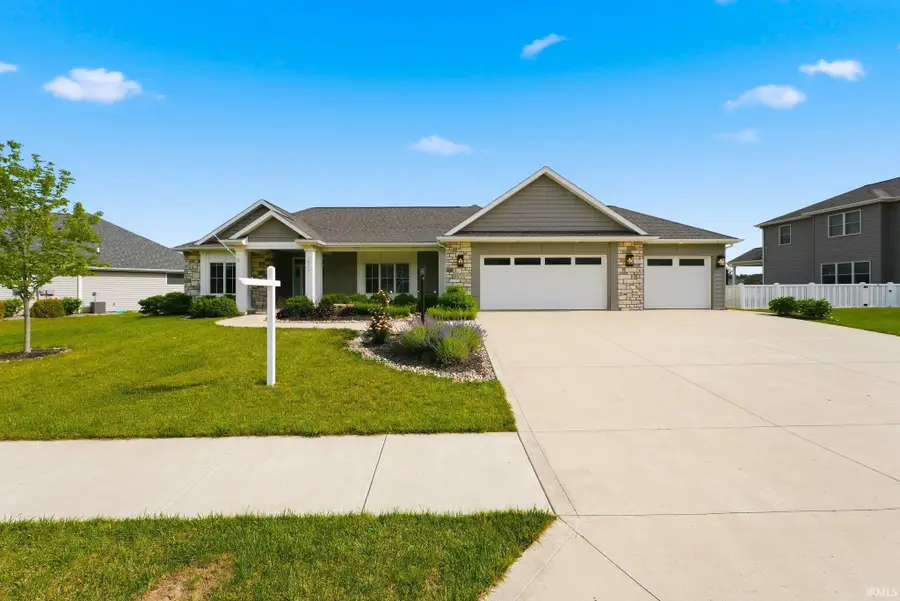 2877 Leon Cove, Fort Wayne, IN 46845 - #2