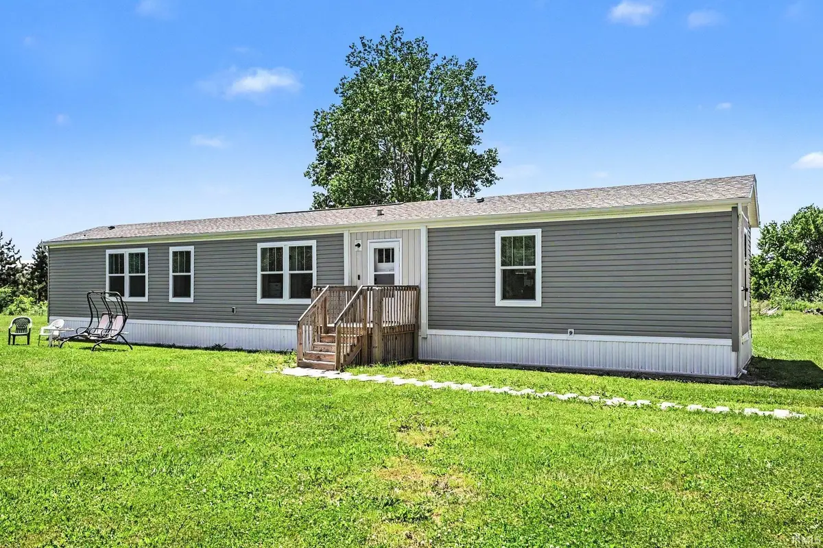 323 N 850 W - 92 Road, Pierceton, IN 46562 - #1