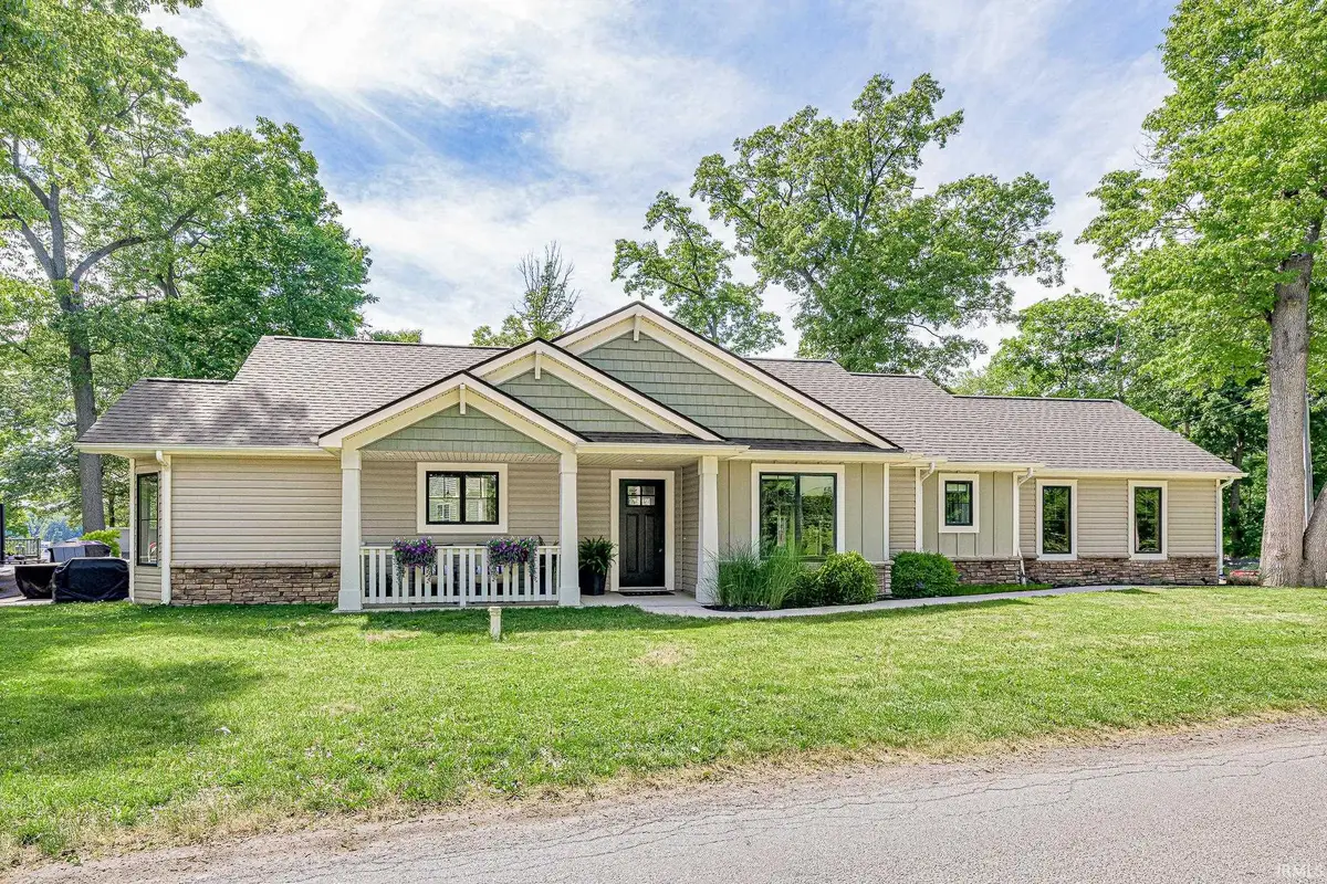 5498 S 980 E, Wolcottville, IN 46795 - #1