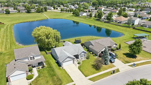 1012 Crimson Willow Drive, Huntertown, IN 46748