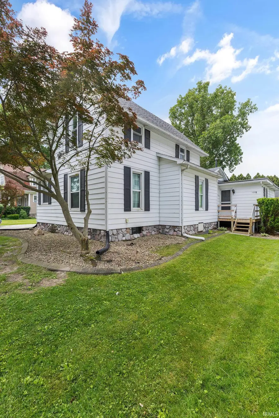 109 E Wabash Avenue, Wakarusa, IN 46573 - #2