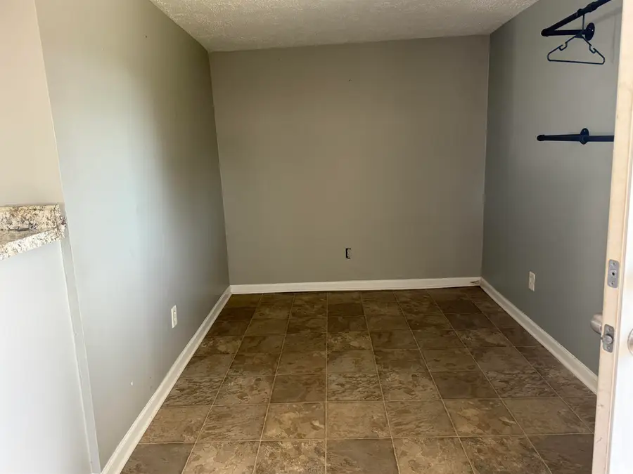 8746 W Us Highway 40, Knightstown, IN 46148 - #2