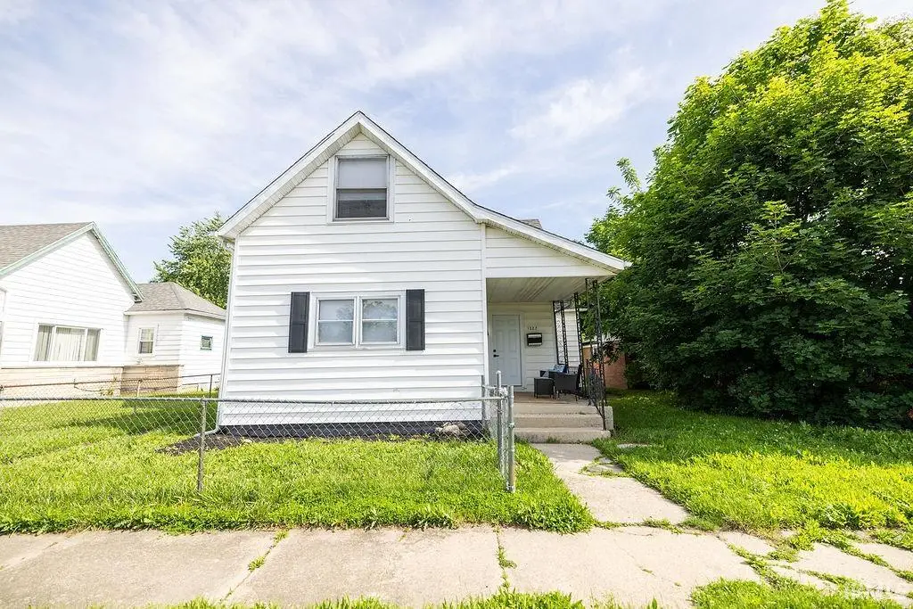 1222 E 7th Street, Muncie, IN 47302 - #1