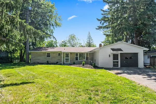 7234 Riverton Drive, Fort Wayne, IN 46825