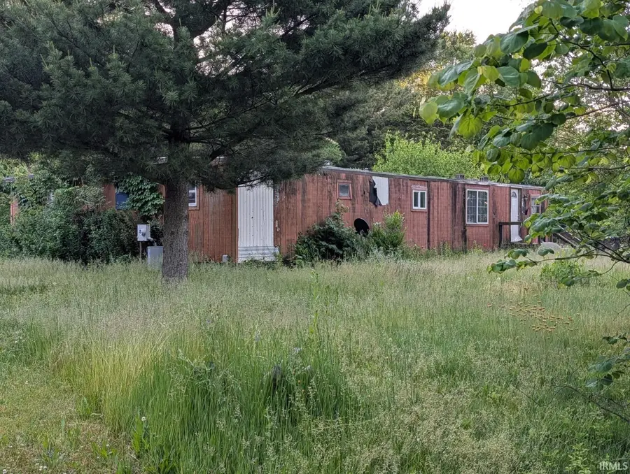 50682 Manhatten Avenue, Elkhart, IN 46514 - #2