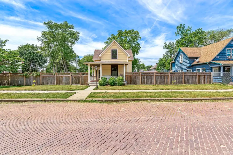621 N Scott Street, South Bend, IN 46616 - #2